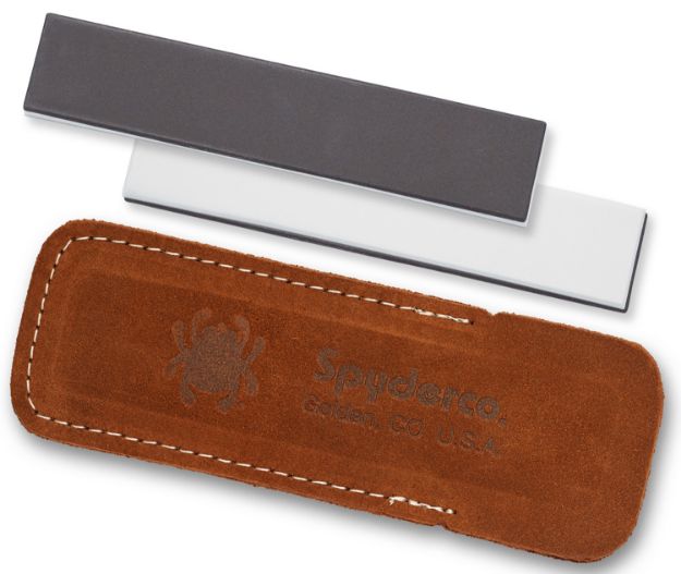 Picture of Spyderco 303MF Double Stuff Sharpening Stone Ceramic Stone Sharpener Medium/Fine Black/White